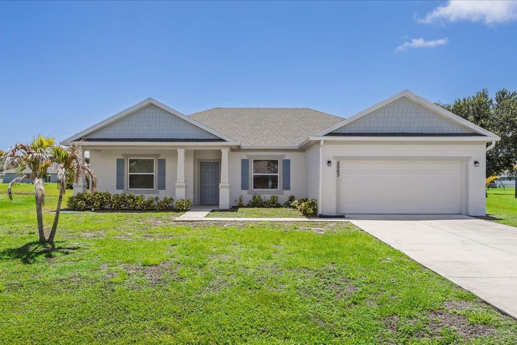 2063 SE South Buttonwood Drive, Port St. Lucie, FL 34952