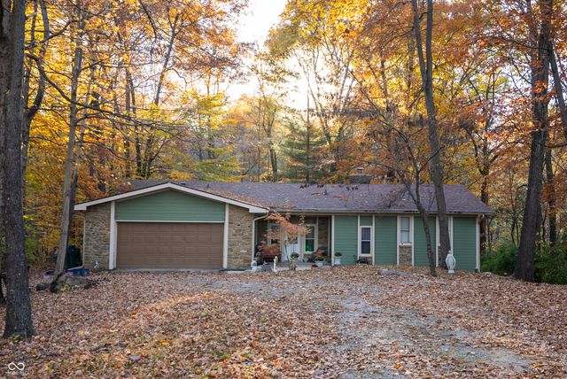 9852 N Woodland Drive, Mooresville, IN 46158