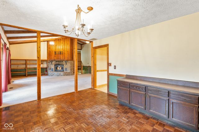 9852 N Woodland Drive, Mooresville, IN 46158