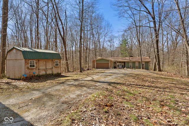 9852 N Woodland Drive, Mooresville, IN 46158