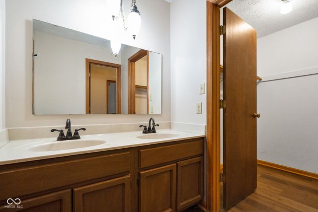 9852 N Woodland Drive, Mooresville, IN 46158