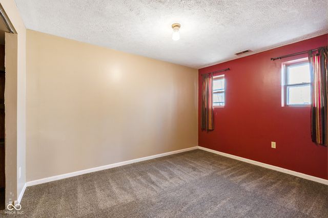 9852 N Woodland Drive, Mooresville, IN 46158