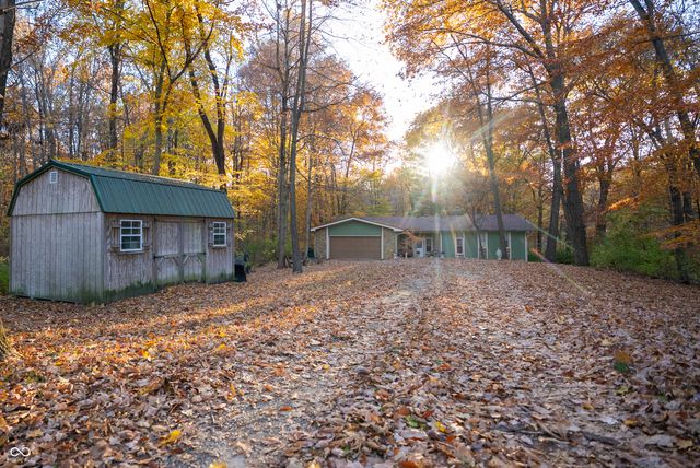 9852 N Woodland Drive, Mooresville, IN 46158