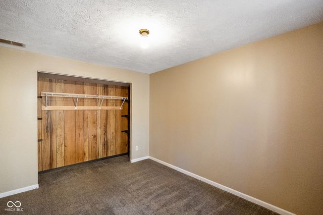 9852 N Woodland Drive, Mooresville, IN 46158