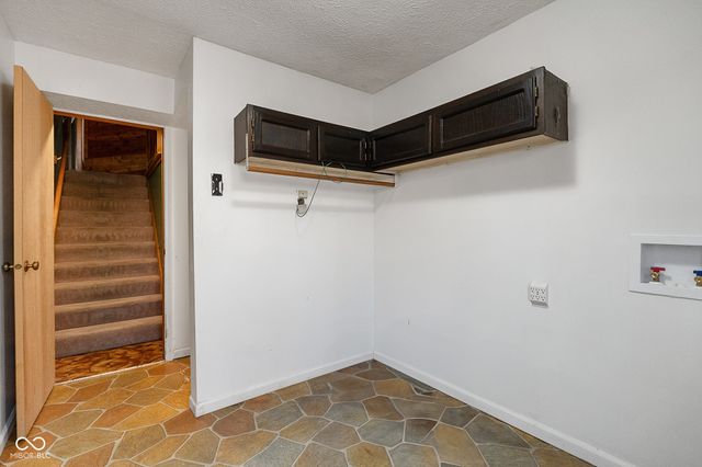 9852 N Woodland Drive, Mooresville, IN 46158