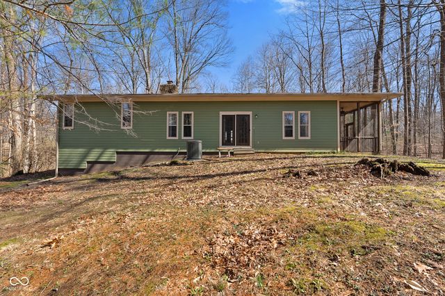 9852 N Woodland Drive, Mooresville, IN 46158