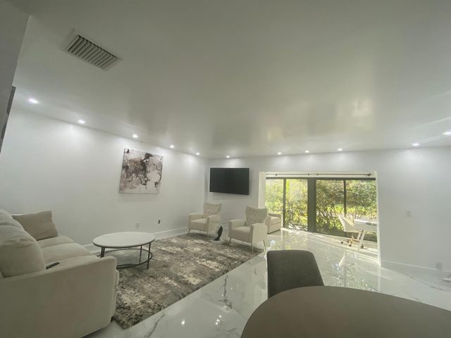 21866 Cypress Circle 31c, Boca Raton, FL 33433
