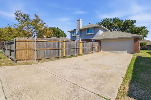 4205 Red Spruce Lane, Carrollton, TX 75010