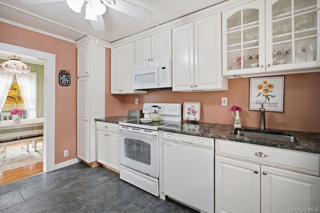 308 Monsell Place, Greenport, NY 11944
