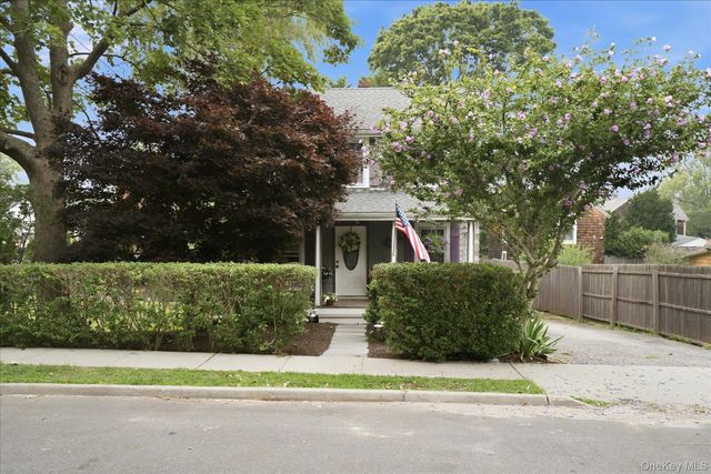 308 Monsell Place, Greenport, NY 11944