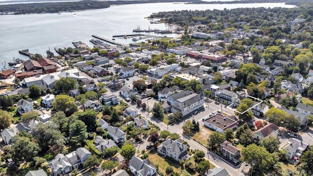 308 Monsell Place, Greenport, NY 11944