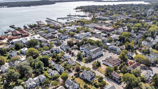 308 Monsell Place, Greenport, NY 11944