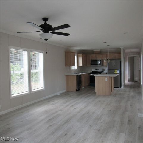 3785 S Main Street, Akron, OH 44319