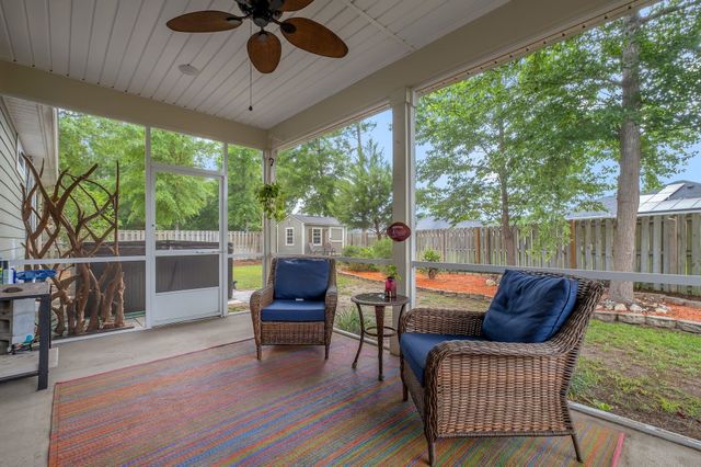 227 Linzy Store Road, Crawfordville, FL 32327