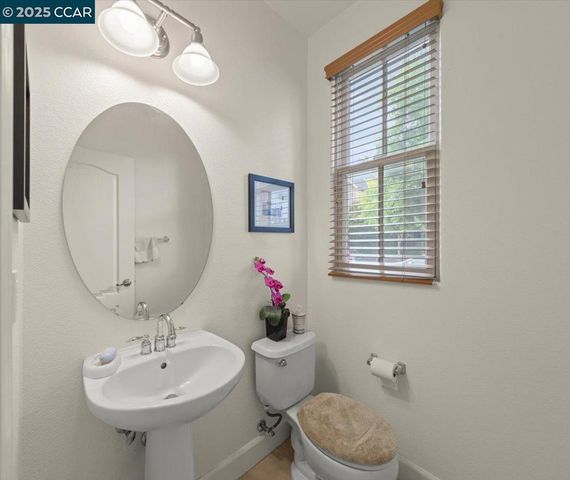 2003 De Anza Ln, Hercules, CA 94547