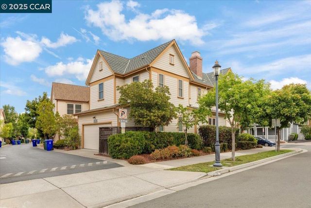 2003 De Anza Ln, Hercules, CA 94547
