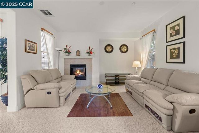 2003 De Anza Ln, Hercules, CA 94547