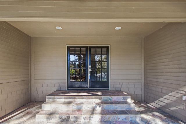 935 Whispering Pines Rd, Colfax, CA 95713