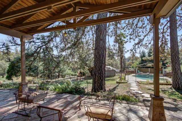 935 Whispering Pines Rd, Colfax, CA 95713