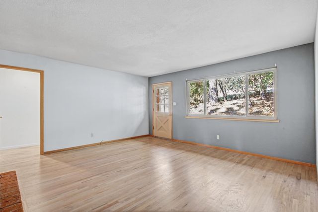 935 Whispering Pines Rd, Colfax, CA 95713