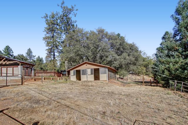 935 Whispering Pines Rd, Colfax, CA 95713