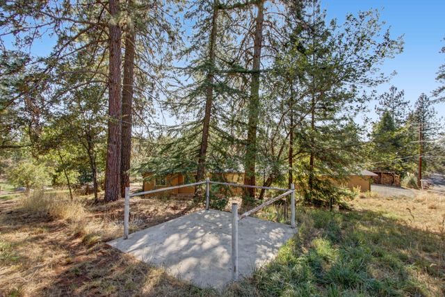 935 Whispering Pines Rd, Colfax, CA 95713