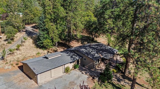 935 Whispering Pines Rd, Colfax, CA 95713