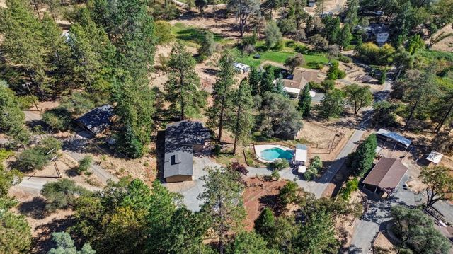 935 Whispering Pines Rd, Colfax, CA 95713