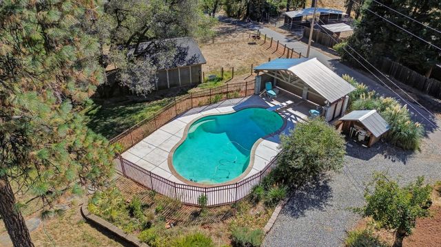 935 Whispering Pines Rd, Colfax, CA 95713