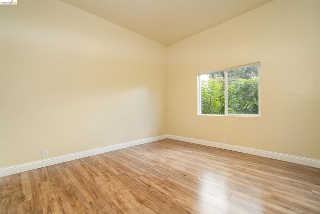 5418 Telegraph Ave, Oakland, CA 94609