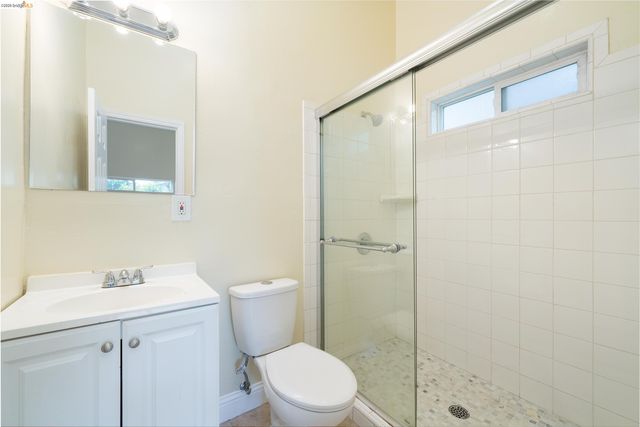 5418 Telegraph Ave, Oakland, CA 94609