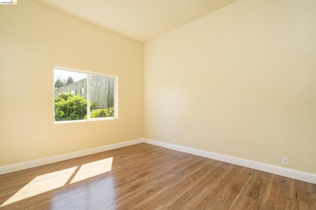 5418 Telegraph Ave, Oakland, CA 94609