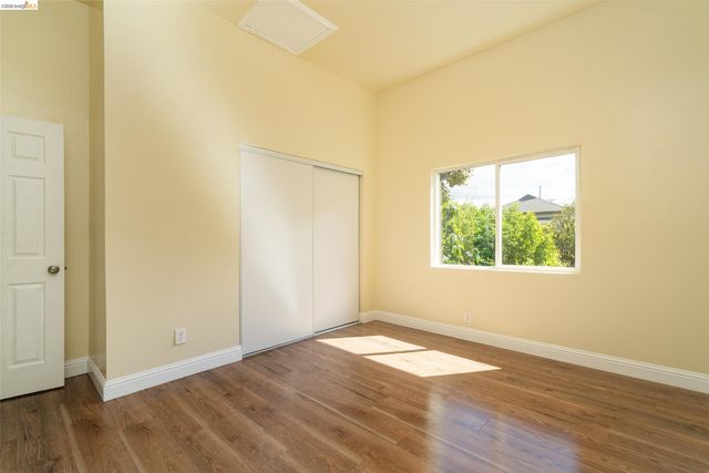 5418 Telegraph Ave, Oakland, CA 94609