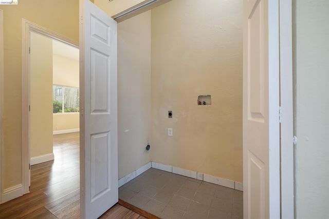 5418 Telegraph Ave, Oakland, CA 94609