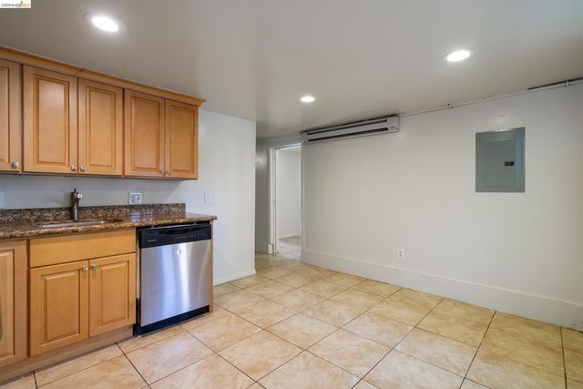 5418 Telegraph Ave, Oakland, CA 94609