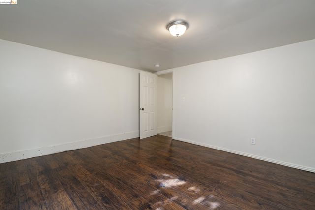5418 Telegraph Ave, Oakland, CA 94609
