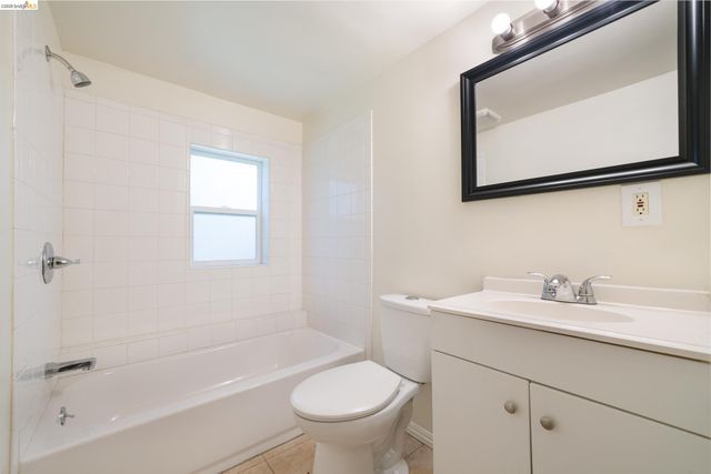 5418 Telegraph Ave, Oakland, CA 94609