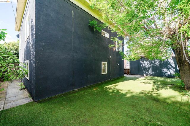 5418 Telegraph Ave, Oakland, CA 94609