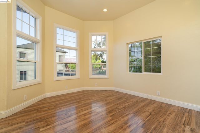 5418 Telegraph Ave, Oakland, CA 94609