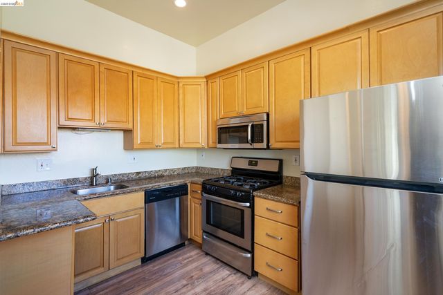 5418 Telegraph Ave, Oakland, CA 94609