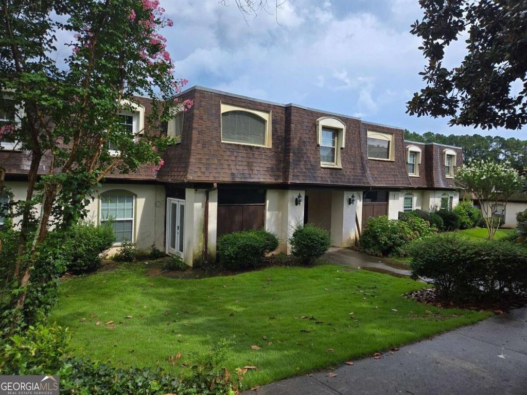 136 Rue Fontaine, Lithonia, GA 30038