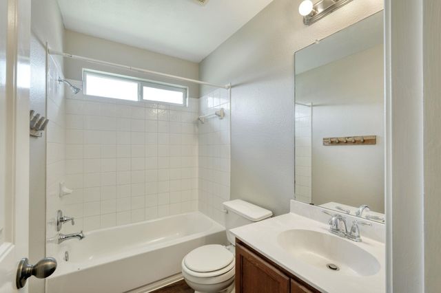 2824 Bluffstone DR, Round Rock, TX 78665