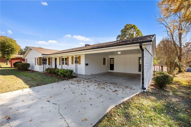 712 Diana Drive, Thomasville, NC 27360