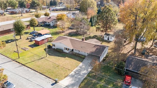 712 Diana Drive, Thomasville, NC 27360