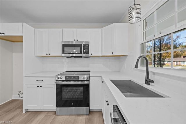 712 Diana Drive, Thomasville, NC 27360