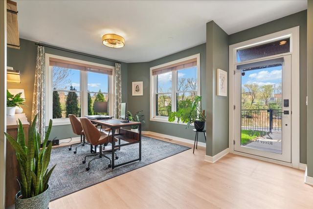 2976 N Riverwalk Drive 70, Chicago, IL 60618