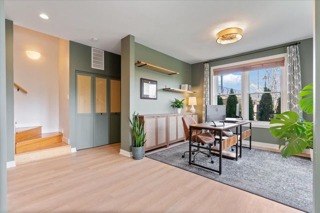 2976 N Riverwalk Drive 70, Chicago, IL 60618