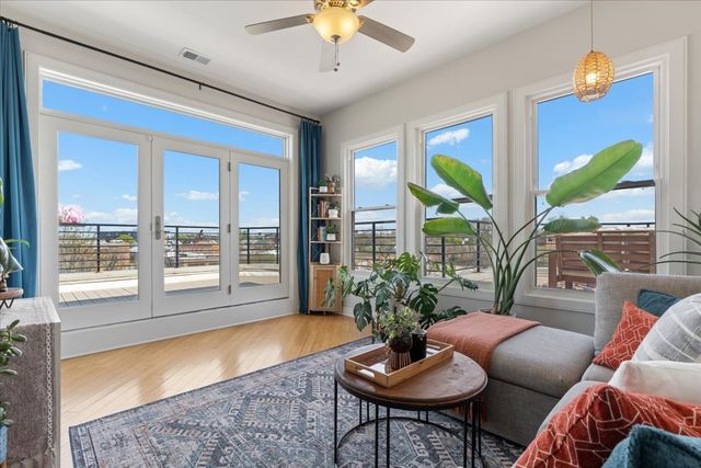2976 N Riverwalk Drive 70, Chicago, IL 60618