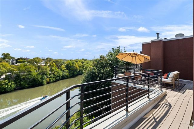 2976 N Riverwalk Drive 70, Chicago, IL 60618