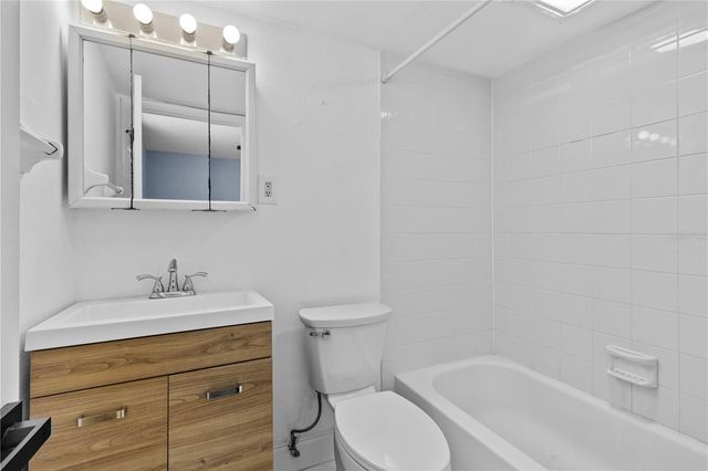1301 S HOWARD AVENUE B18, Tampa, FL 33606